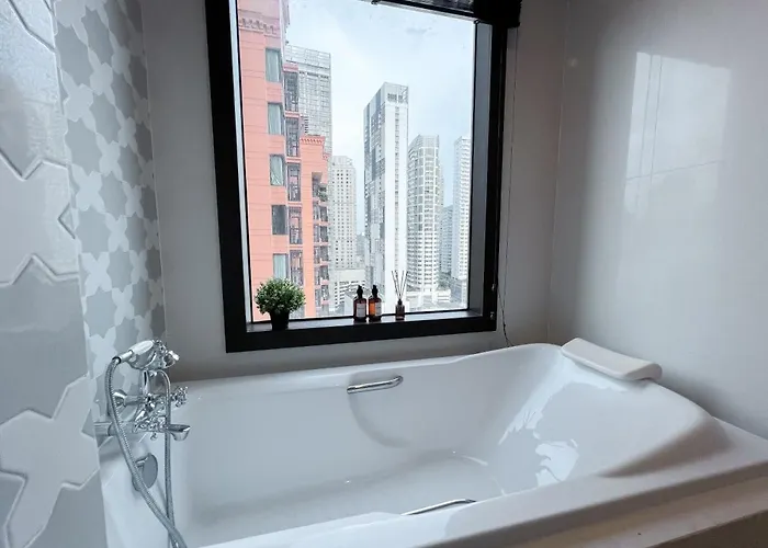 Casa vacanze Expansive Luxury 2br - Ultra Fast Wifi - Phrom Phong