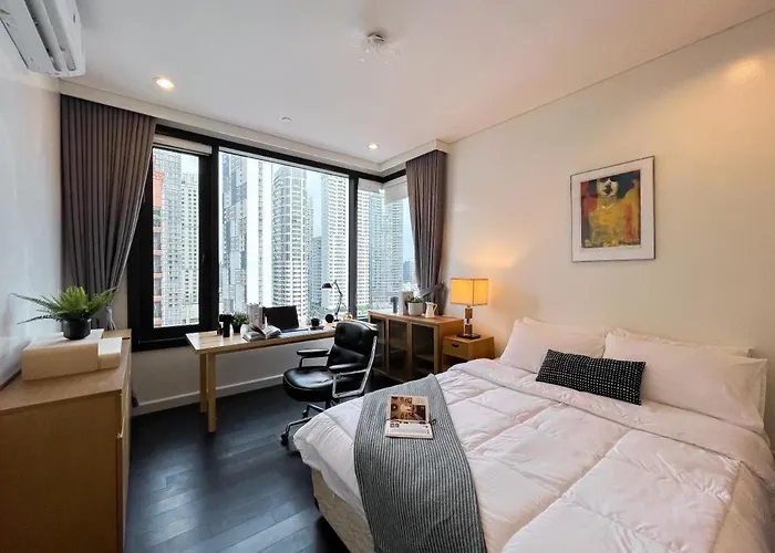 Casa vacanze Expansive Luxury 2br - Ultra Fast Wifi - Phrom Phong Bangkok